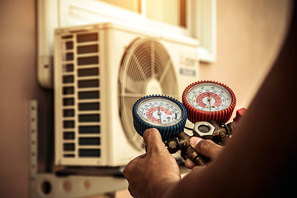 Professional Hvac Installation technician working in Dunlap, IL